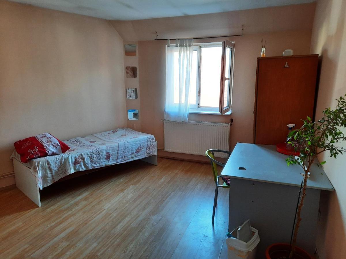 Casa Adrian Camere Centru Vechi Braşov Esterno foto